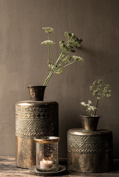 Elegant vase decor